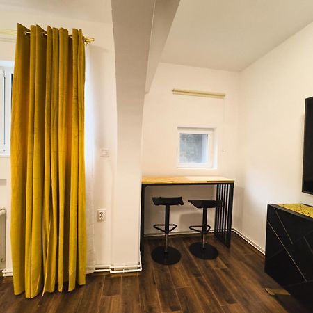 Loving Downtown Studio By Chr Luxury Property Бухарест Экстерьер фото
