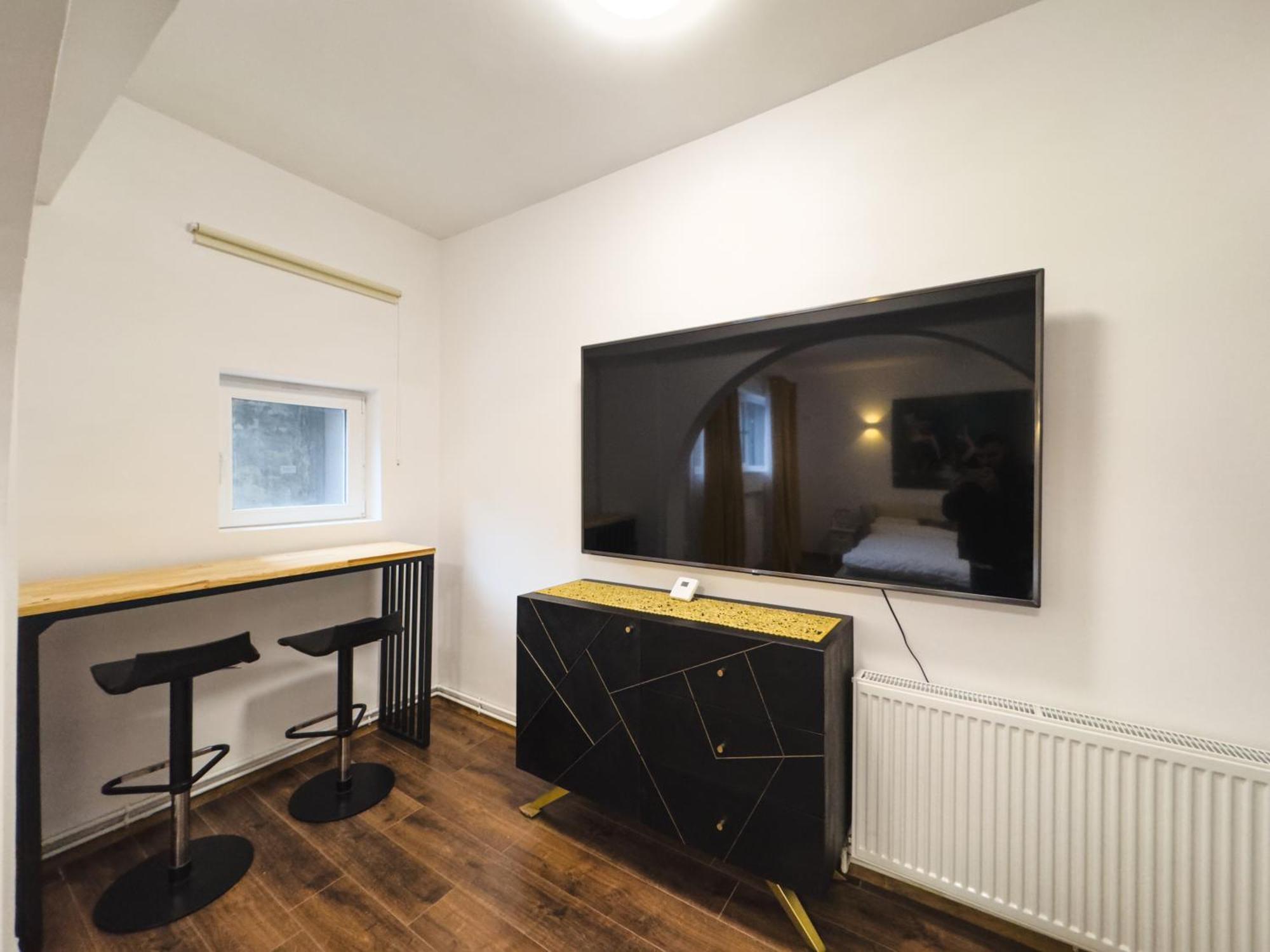 Loving Downtown Studio By Chr Luxury Property Бухарест Экстерьер фото